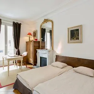 Charming Bedroom Parigi